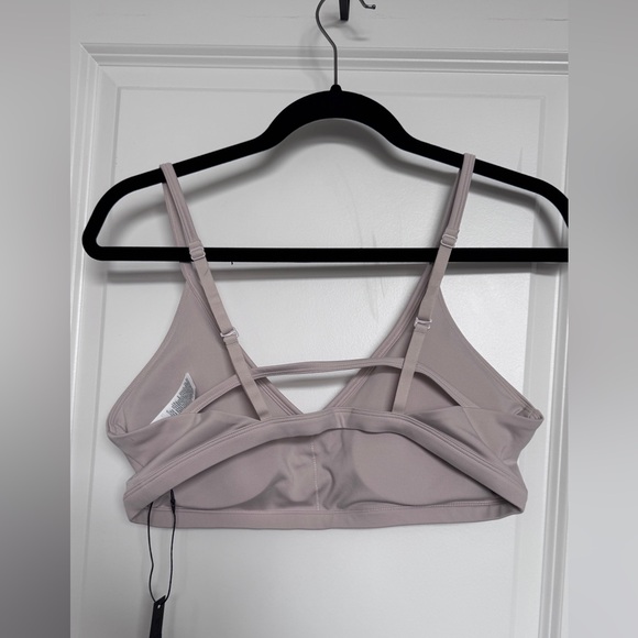 Active timeless strap bra NEW - Picture 2 of 5